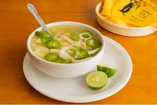 Sopa de médula servida en Taquería El Pipirín