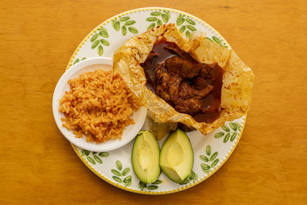 Mixiote tradicional preparado en Taquería El Pipirín
